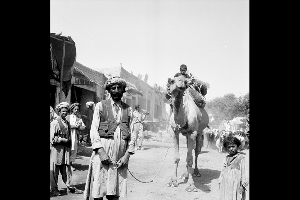 Afghanistan, Hauptstraße in Jalalabad, 1953 © Yvonne v. Schweinitz / Kunstfoyer