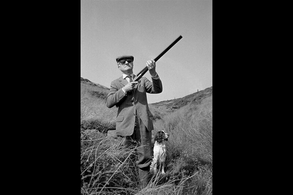 From ‘The Non Conformists’. Calderdale. Hebden Bridge. Lord Savile on the Glorious Twelfth, the first day of the grouse-shooting season. West Yorkshire. England. GB 1975-1980 © Martin Parr / Magnum Photos und Kunstfoyer