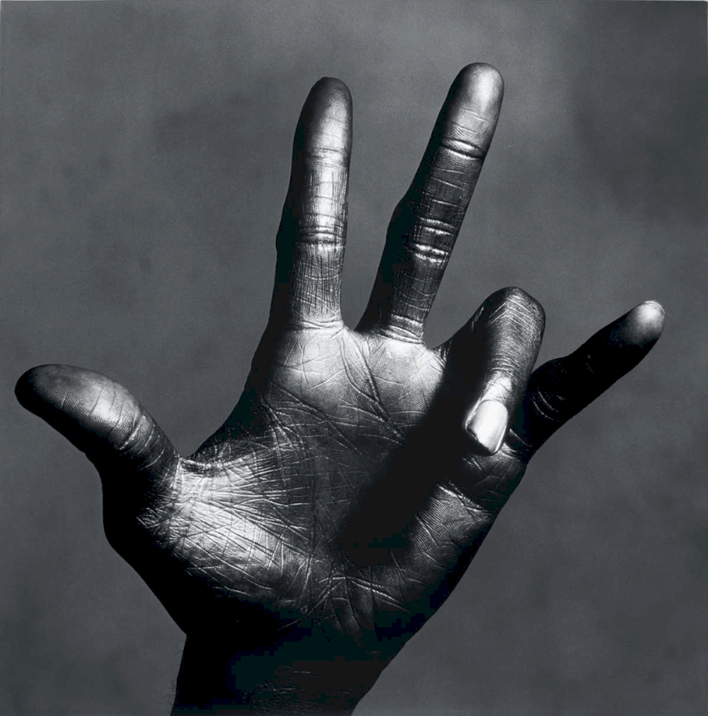 Irving Penn, The Hand of Miles Davis (C), New York ca. 1949-1950 © The Irving Penn Foundation