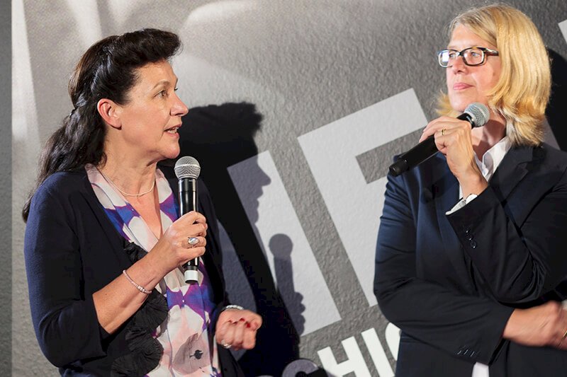 Bettina Reitz (Präsidentin HFF München) und Klaudia Wick (Leiterin Audiovisuelles Erbe – Fernsehen, Deutsche Kinemathek)