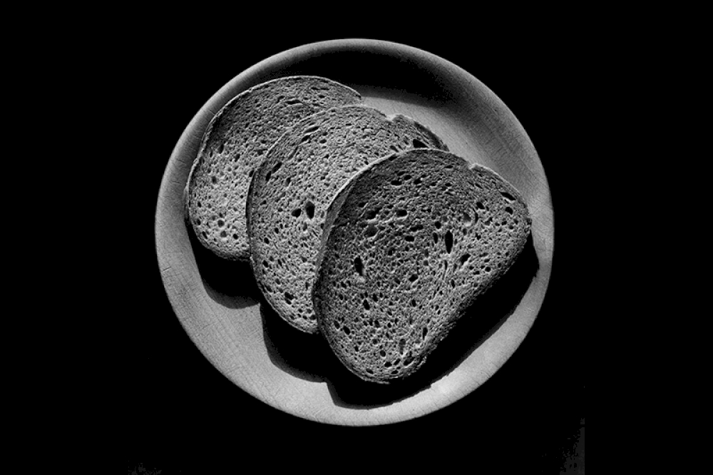 Drei Scheiben Brot, Lindau 1970 © Nachlass Toni Schneiders/Stiftung F.C. Gundlach