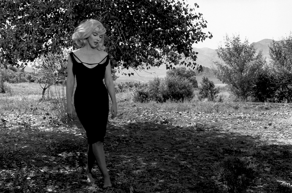 USA. Reno, NV. Marilyn Monroe on the set of ‘The Misfits’. 1960. © Inge Morath / Magnum Photos / courtesy CLAIRbyKahn
