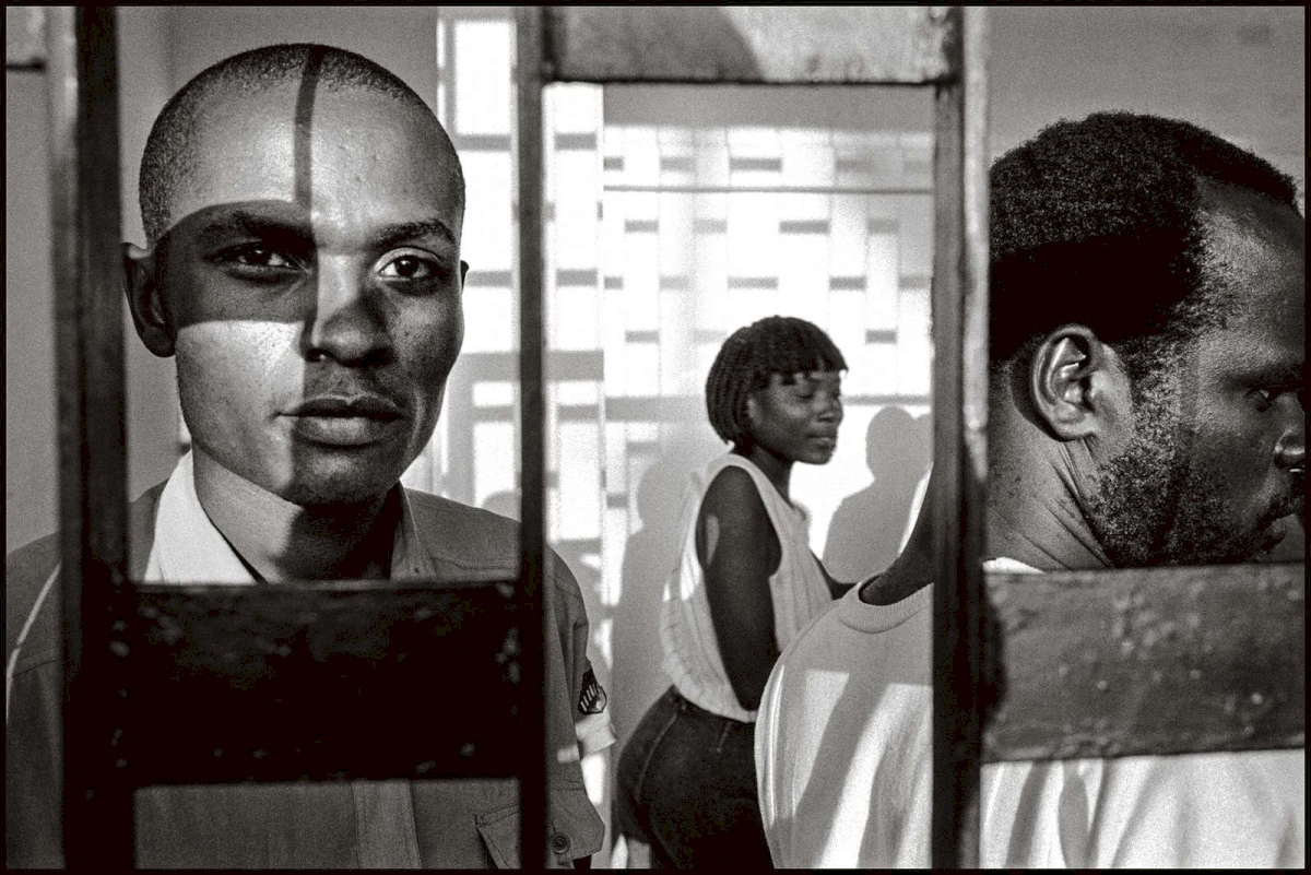 Port-au-Prince, Haiti, 1990. © Bruce Gilden / Magnum Photos