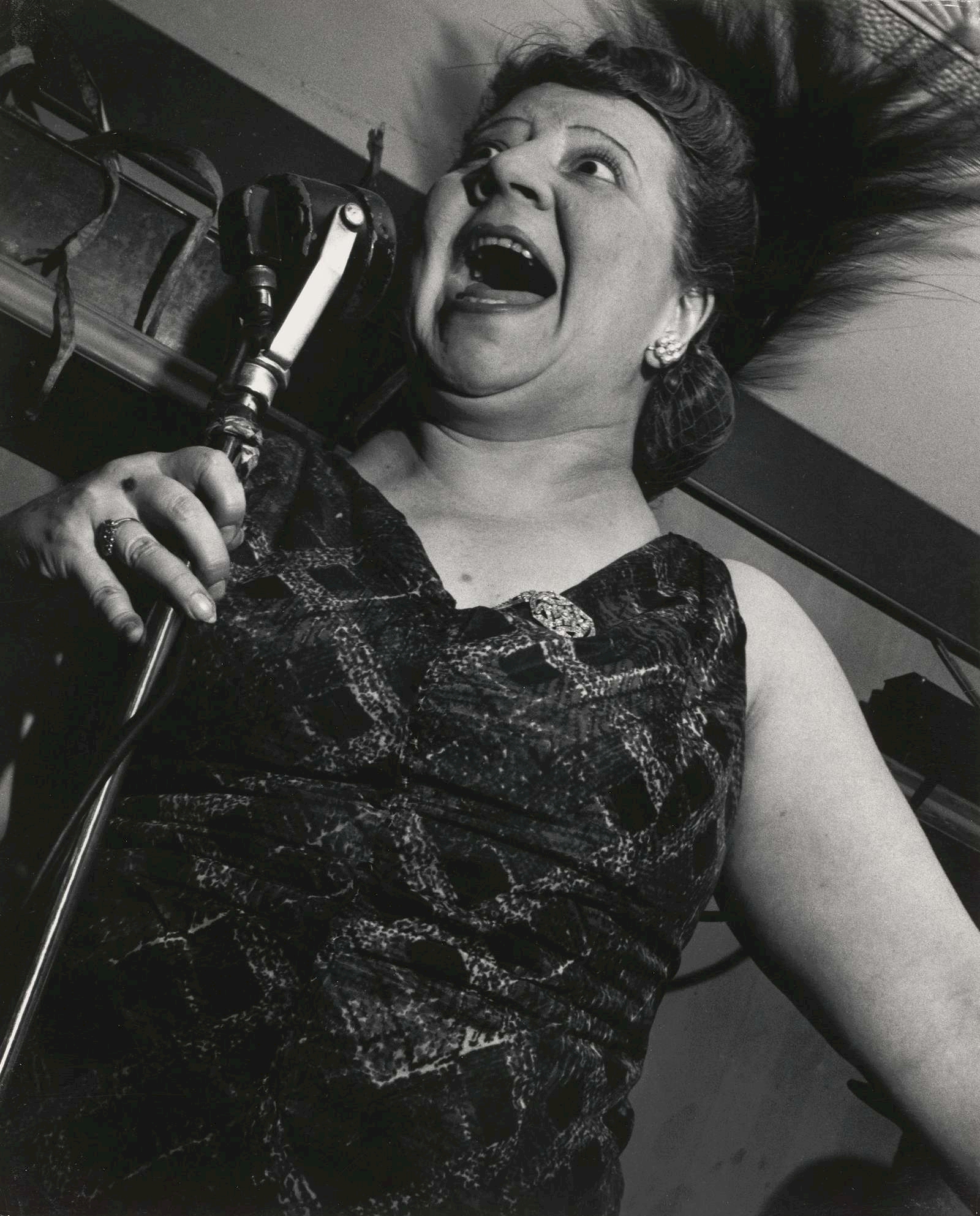 Lisette Model, Sängerin Metropole Cafe, New York,1946 © Estate of Lisette Model, courtesy of baudoin lebon and Avi Keitelman
